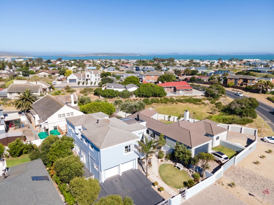6 Bedroom Property for Sale in Country Club Western Cape